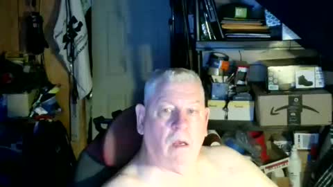 canoelicker69 online show from October 6, 10:33 am