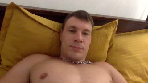 Snapshot of capt_oliver chatting on December 7, 7:49 pm follow my twitter online show from December 7, 7:49 pm