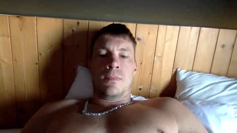 Snapshot of capt_oliver chatting on February 16, 4:20 am follow my twitter online show from February 16, 4:20 am