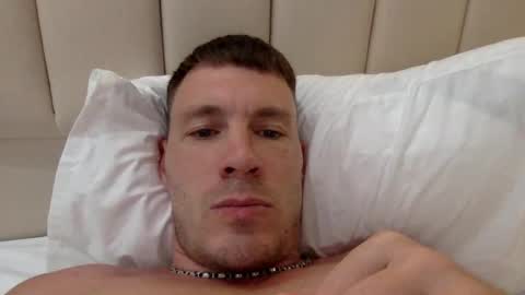 Snapshot of capt_oliver chatting on January 4, 8:05 pm follow my twitter online show from January 4, 8:05 pm