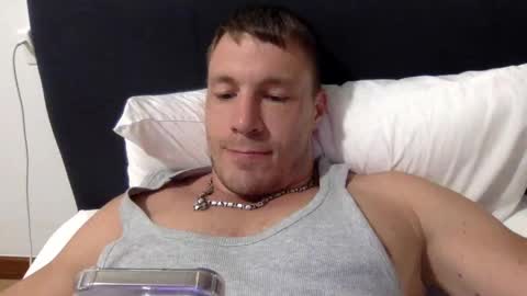 Snapshot of capt_oliver chatting on January 14, 5:23 pm follow my twitter online show from January 14, 5:23 pm