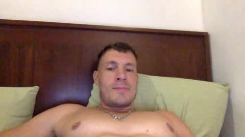 Snapshot of capt_oliver chatting on December 11, 8:18 pm follow my twitter online show from December 11, 8:18 pm