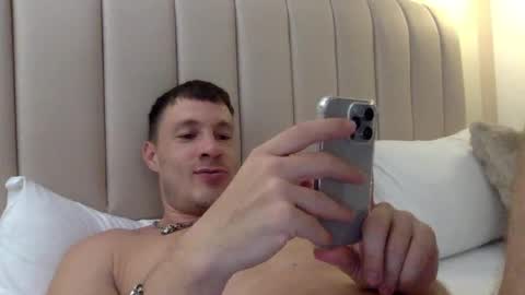 Snapshot of capt_oliver chatting on December 25, 6:52 pm follow my twitter online show from December 25, 6:52 pm