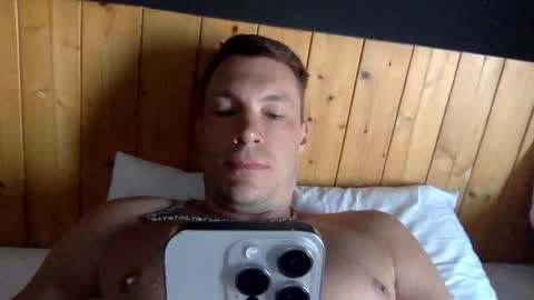 Snapshot of capt_oliver chatting on February 9, 4:04 am follow my twitter online show from February 9, 4:04 am