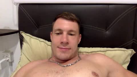 Snapshot of capt_oliver chatting on January 17, 6:23 pm follow my twitter online show from January 17, 6:23 pm
