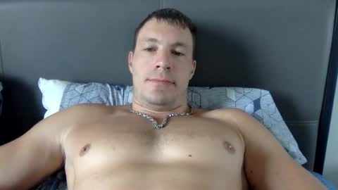 Snapshot of capt_oliver chatting on March 7, 5:07 am follow my twitter online show from March 7, 5:07 am