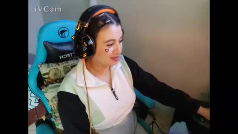 cara890713 online show from January 11, 5:52 am