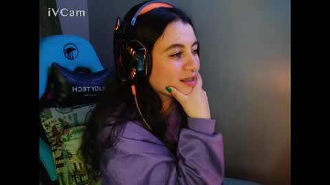 cara890713 online show from January 22, 9:24 am