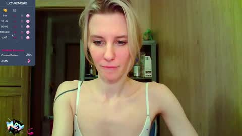 Snapshot of caramel_pie_ chatting on February 17, 8:49 pm caramel online show from February 17, 8:49 pm