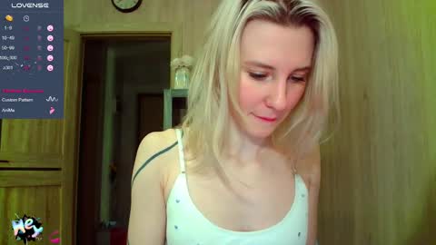 Snapshot of caramel_pie_ chatting on February 17, 5:44 pm caramel online show from February 17, 5:44 pm
