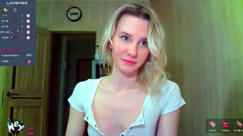 Snapshot of caramel_pie_ chatting on September 18, 10:03 pm caramel online show from September 18, 10:03 pm