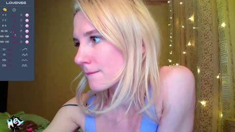 Snapshot of caramel_pie_ chatting on December 22, 6:48 pm caramel online show from December 22, 6:48 pm