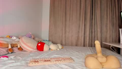 Snapshot of caramelo_xox chatting on January 24, 12:52 am online show from January 24, 12:52 am