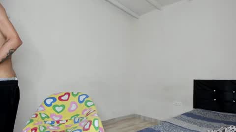 Snapshot of cardrey05 chatting on February 4, 2:43 pm Carlos and Cristian online show from February 4, 2:43 pm