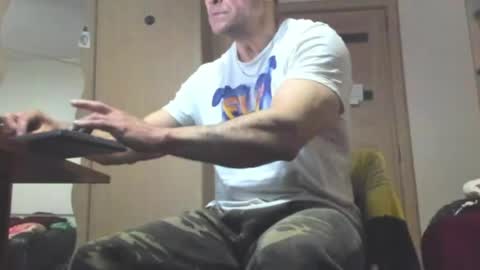 Laz online show from April 3, 8:16 pm