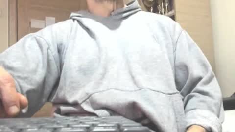 Laz online show from October 28, 9:49 pm