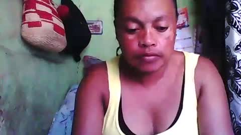 Snapshot of carinesexy69 chatting on January 31, 9:59 am carinesexy69 online show from January 31, 9:59 am