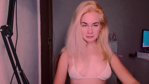 Carin online show from September 29, 7:13 pm