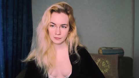 Snapshot of carinfox chatting on December 13, 6:31 am Carin online show from December 13, 6:31 am