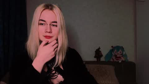 Snapshot of carinfox chatting on February 6, 2:00 am Carin online show from February 6, 2:00 am