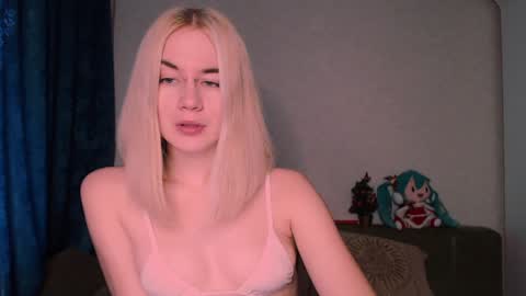 Snapshot of carinfox chatting on January 26, 6:49 am Carin online show from January 26, 6:49 am