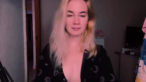 Snapshot of carinfox chatting on September 20, 7:50 pm Carin online show from September 20, 7:50 pm