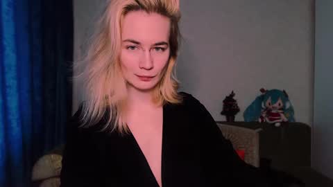 Snapshot of carinfox chatting on February 17, 6:53 am Carin online show from February 17, 6:53 am
