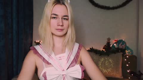 Snapshot of carinfox chatting on December 26, 1:51 am Carin online show from December 26, 1:51 am