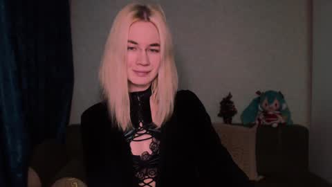 Snapshot of carinfox chatting on February 8, 8:21 pm Carin online show from February 8, 8:21 pm