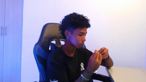 carl_sex_ online show from December 6, 8:23 pm