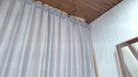 Snapshot of carla_77 chatting on February 21, 1:11 pm carla_77 online show from February 21, 1:11 pm