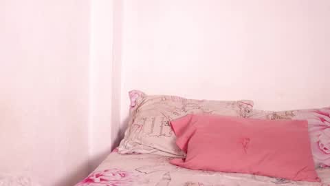 Snapshot of carla_cortess chatting on September 14, 10:33 pm carla_cortess online show from September 14, 10:33 pm