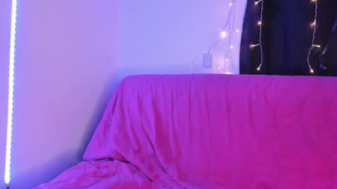 Snapshot of carla_smith__ chatting on December 4, 3:31 am Carla online show from December 4, 3:31 am