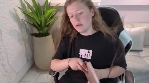 Carla  online show from November 9, 1:03 pm