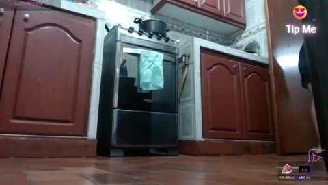 Snapshot of carlajames_1 chatting on February 12, 12:27 am carlajames_1 online show from February 12, 12:27 am