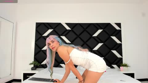 Carla Linares online show from June 3, 1:47 pm