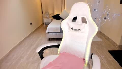 Alejandra online show from December 22, 5:33 am