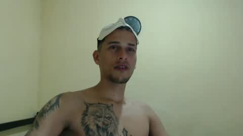 Snapshot of carlossmi01 chatting on February 18, 8:47 pm carlossmi01 online show from February 18, 8:47 pm