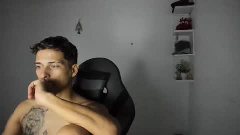 carlossmi01 online show from February 26, 2:04 am