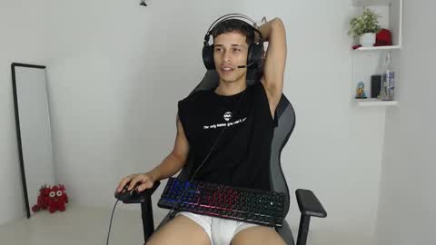 carlossmi01 online show from February 8, 4:27 am