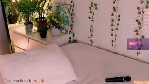 Snapshot of carlymilton chatting on September 13, 10:01 pm Carly online show from September 13, 10:01 pm