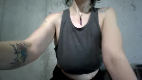 Carly Smiles online show from December 27, 3:37 pm