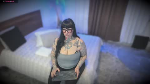 CARMILLA ROSS online show from June 10, 12:04 pm