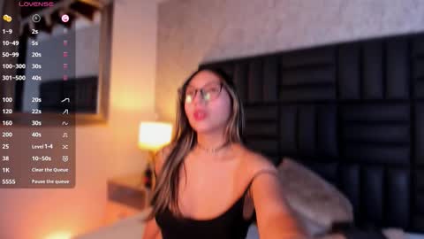    online show from October 19, 12:32 pm