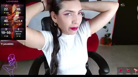 Caroline online show from October 7, 1:40 pm