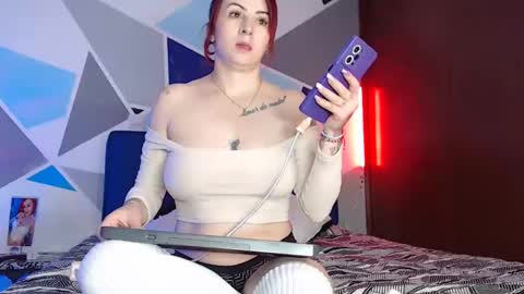 Snapshot of carolin_moore chatting on January 21, 7:17 pm Carolin Moore online show from January 21, 7:17 pm