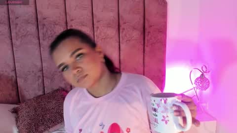 carolina_evannss online show from December 21, 3:46 am