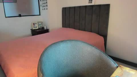 carolina_zaens online show from September 30, 12:04 pm