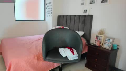 carolina_zaens online show from November 20, 1:21 pm