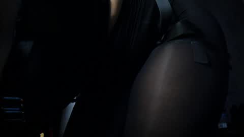 Snapshot of carolinaarias_ chatting on January 17, 8:55 pm carolina online show from January 17, 8:55 pm